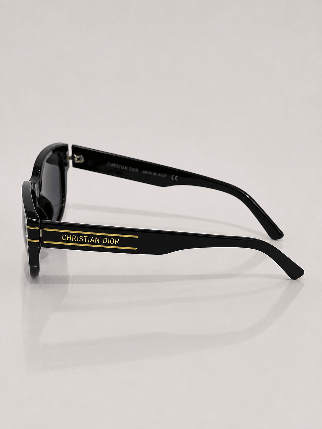 Christian Dior Sunglasses – Black Oversized Fashion Eyewear CN005