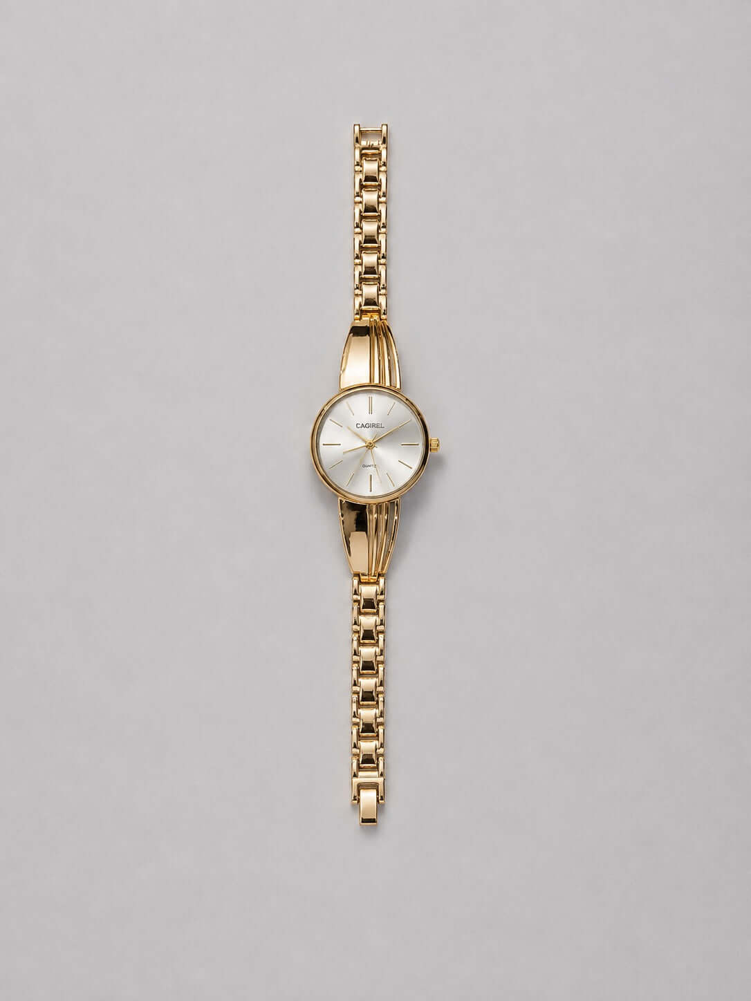 Golden Grace – Understated Elegance, Effortlessly Worn